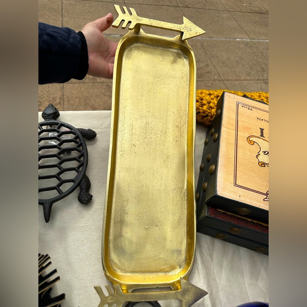 NWT Arrow Gold Tray
